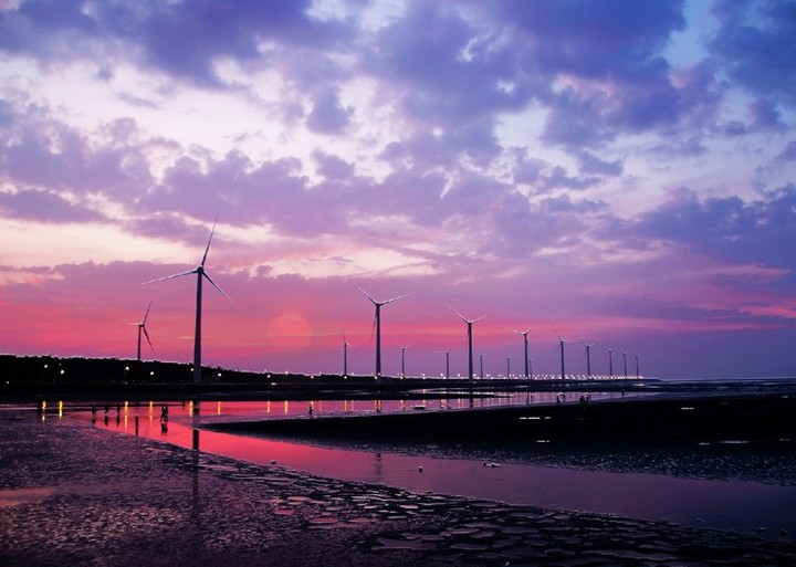 <a href='http://www.zhuangxiu888.com/lvyou/view/237' title='高美濕地' style='color:blue;font-size:14px;'>高美濕地</a>