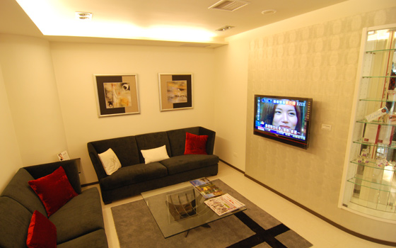 舒適候診室，臺南晶綻診所