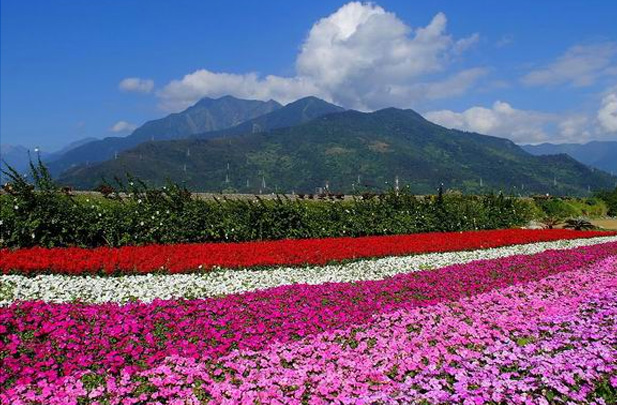 臺東<a href='http://www.zhuangxiu888.com/hualian/1065' title='花東縱谷' style='color:blue;font-size:14px;'>花東縱谷</a>風景區