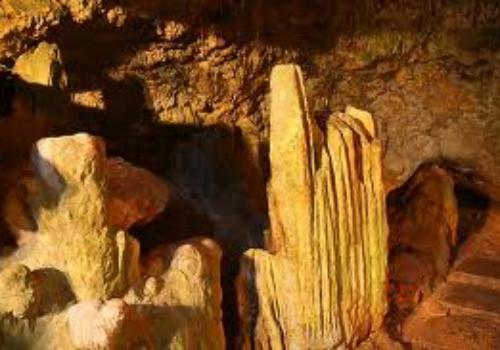 石洞，墾丁森林游樂區