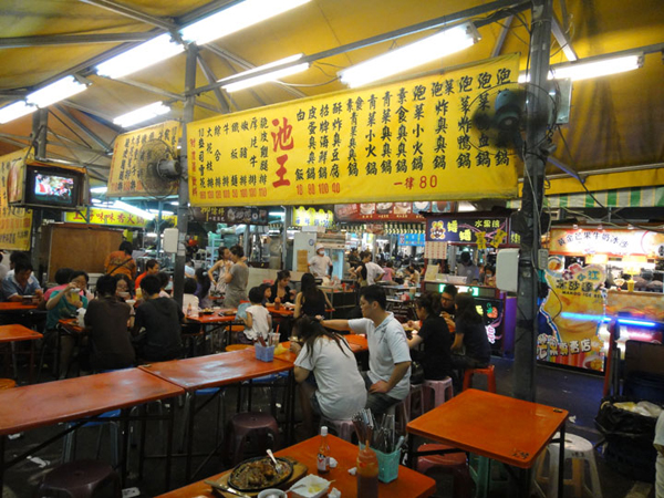 特色美食慢慢吃，瑞豐夜市