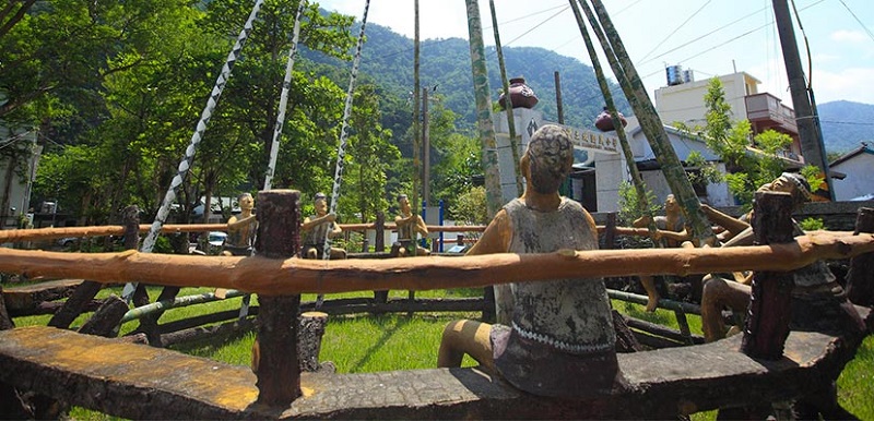 土坂村五年祭縮小版展示區的刺神球祭儀